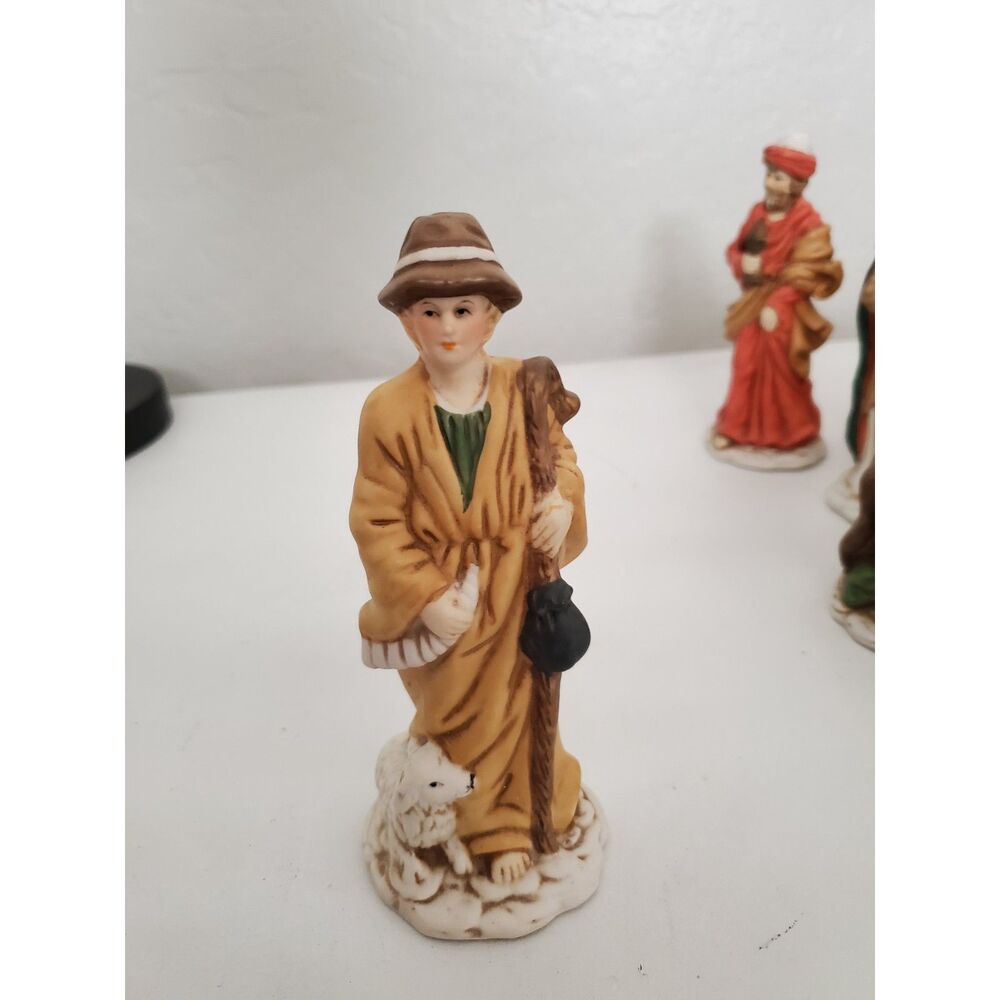 10 Piece Porcelain Navity Set ~Vintage~ Holiday Time - Picture 8 of 9